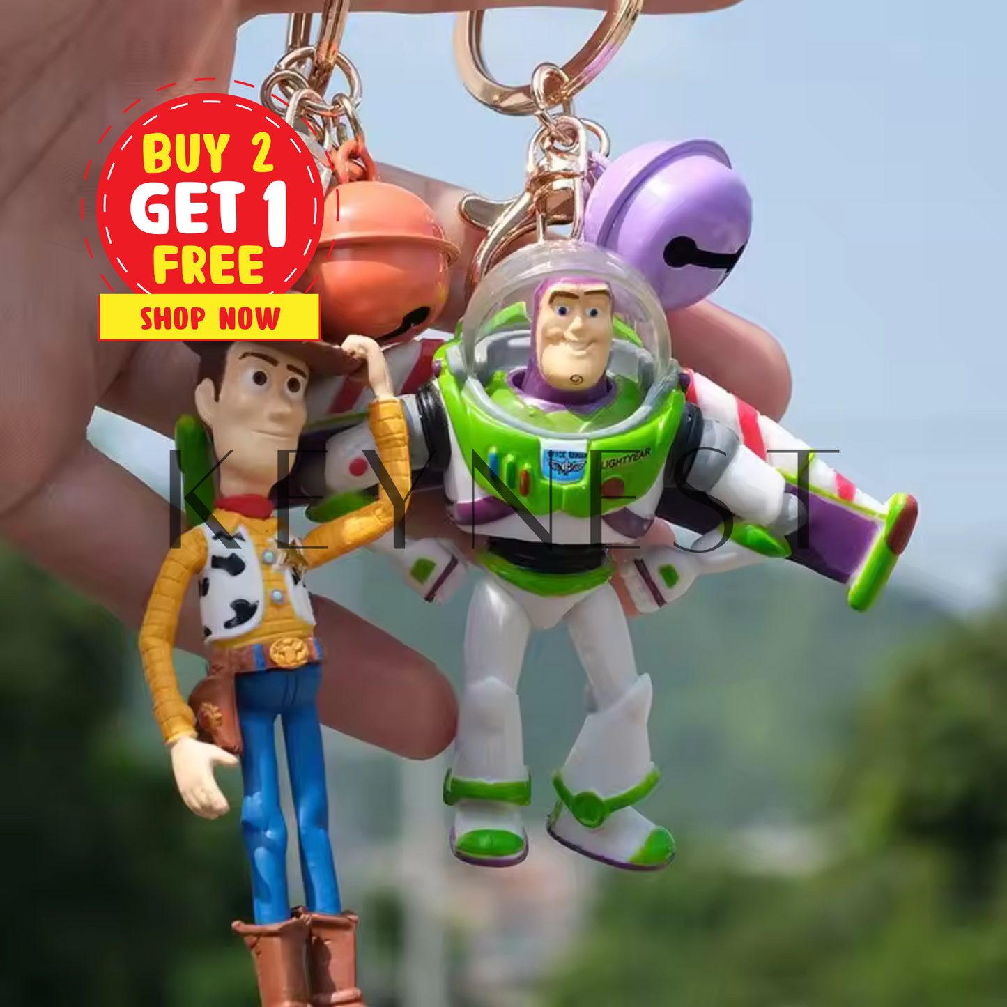 Porte-clé Toy Story – 2 modèles : Buzz l’Éclair & Woody avec clochette 🚀🤠