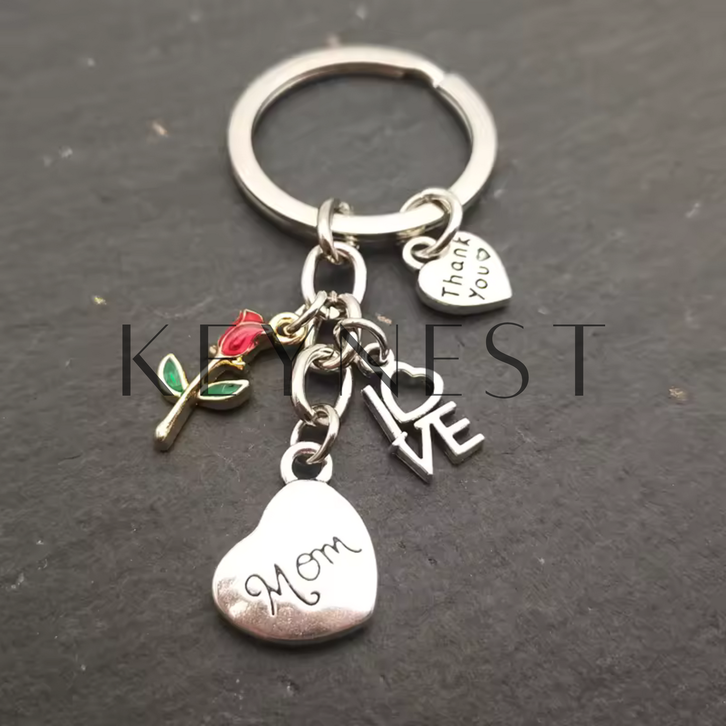 Porte-clé "Mom" avec Rose – Modèle Élégant et Symbolique 🎁