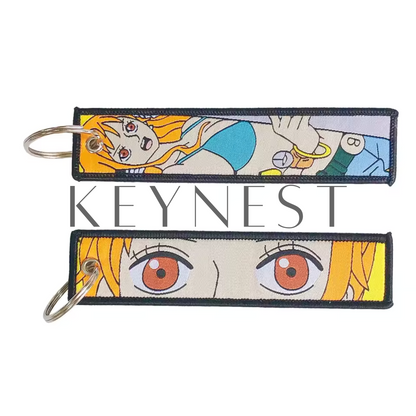 Long porte-clé One Piece – Nami en mode navigatrice 🌊